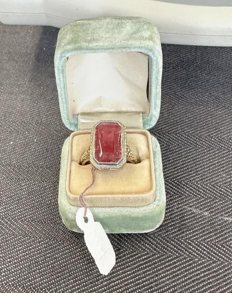 14K ladies fancy yellow & white gold ring, with red synthetic stone, weighs 2.9 dwt. From fine: 14K ladies fancy yellow & white gold ring, with red synthetic stone, weighs 2.9 dwt. From fine estate in Hudson Valley, ring size is 5 1/2.
