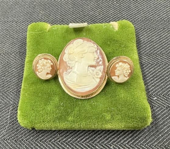 14K cameo pin & earrings, in fine condition, from local estate collection we are selling, total: 14K cameo pin & earrings, in fine condition, from local estate collection we are selling, total weight is 4.2 dwt.