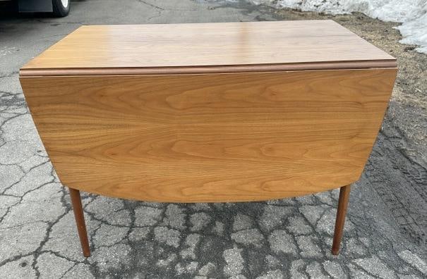 Mid Century Modern wonderful clean walnut drop leaf dining table, from fine estate in Poughkeepsie, (1 of 5)