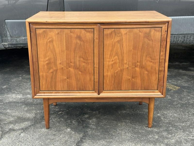 Mid Century Modern DREXEL (2) door cabinet, walnut, nice form, very clean, from fine home in (1 of 5)