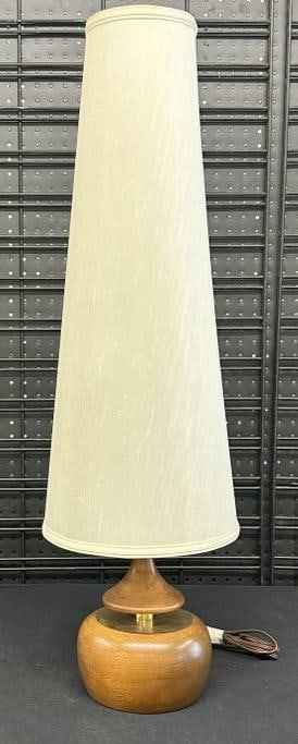 Mid Century Modern walnut table lamp designed by Arthur Jacobs, very clean condition, shade intact,: Mid Century Modern walnut table lamp designed by Arthur Jacobs, very clean condition, shade intact, measures 24" high to top of the finial, from fine home in Poughkeepsie, N.Y.