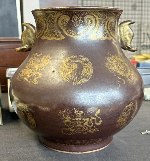 Chinese pottery decorative vase with gold trim designs all the way around, in fine condition, from: Chinese pottery decorative vase with gold trim designs all the way around, in fine condition, from Poughkeepsie, N.Y. estate. Measures 10.25" high x 6.25" across the top….