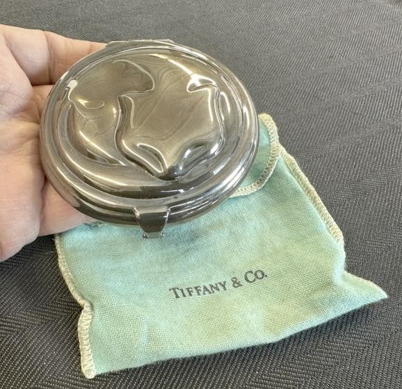 Tiffany & Co. sterling silver sleeping cat compact, ( the top is off and needs to be re-hinged ),: Tiffany & Co. sterling silver sleeping cat compact, ( the top is off and needs to be re-hinged ), just as we found it, with case….from local estate.
