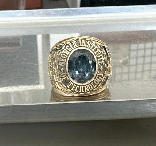 10K GEORGIA INSTITUTE OF TECHNOLOGY 1955 class ring with blue stone, from estate in Hudson Valley we: 10K GEORGIA INSTITUTE OF TECHNOLOGY 1955 class ring with blue stone, from estate in Hudson Valley we are selling, size approx. 10.75, weighs 22.7 pennyweights.