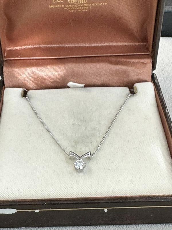 14K white gold necklace with diamond drop (approx. 40 pts.) in original box, from fine estate in: 14K white gold necklace with diamond drop (approx. 40 pts.) in original box, from fine estate in Hudson Valley….in original box, weighs 1.1 dwt.