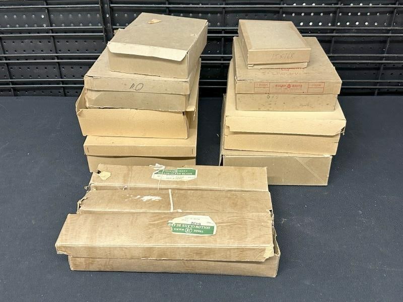 Estate lot older Christmas ornaments: Estate lot older Christmas ornaments