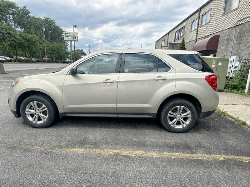 2011 Chevrolet Equinox 22,684 Original Miles (1) owner Estate Car (1 of 17)