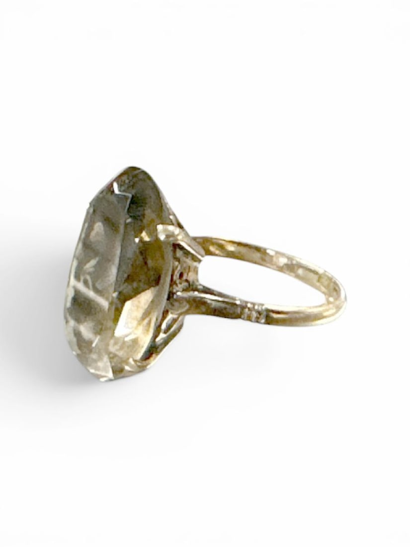 14K smoky quartz ladies ring, from local estate, size 6.5, weighs 3.0 pennyweights.: 14K smoky quartz ladies ring, from local estate, size 6.5, weighs 3.0 pennyweights.
