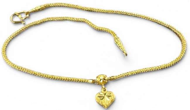 18K heart pendant necklace, from fine Woodstock, N.Y. estate, measures 16" long, fine condition,: 18K heart pendant necklace, from fine Woodstock, N.Y. estate, measures 16" long, fine condition, weighs 9.7 pennyweights.