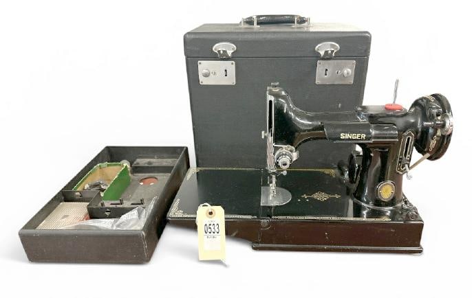 Singer Featherweight sewing machine in working order, has no cord, from home of Woman who used to be (1 of 1)