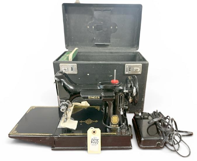 Singer Featherweight sewing machine in working order, with cord, from home of Woman who used to be (1 of 1)