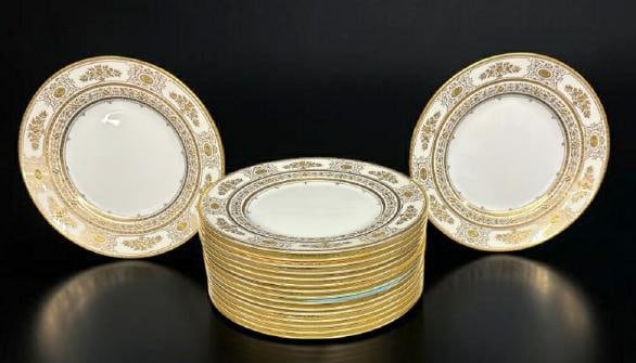 (17) MINTON Argyle Ivory decorative dinner plates in fine estate condition. Sold by Tiffany & Co.: (17) MINTON Argyle Ivory decorative dinner plates in fine estate condition. Sold by Tiffany & Co. all signed and marked on backs, they measure 10.5" across. ( 317026 ).