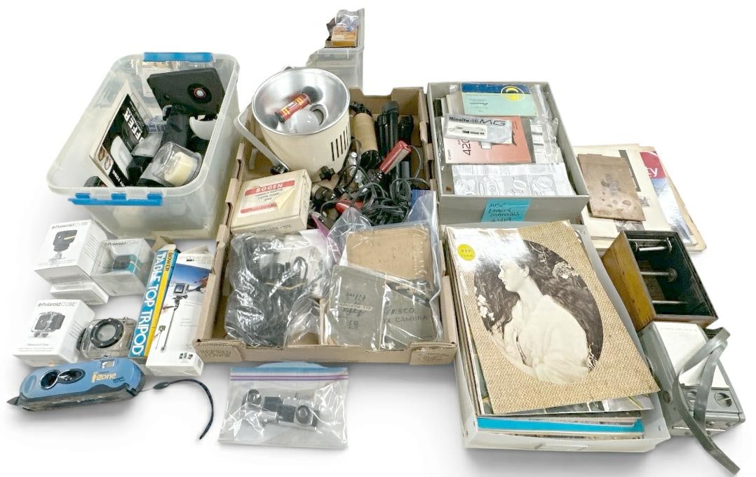 LARGE estate lot of vintage and not so vintage cameras and accessories, great lot for a dealer to (1 of 12)