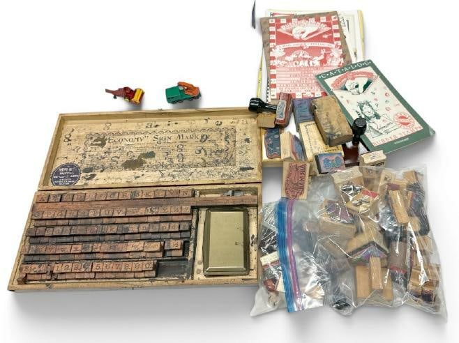 Lot of old rubber stamps, one in case, loose ones, rubber stamp ephemera and case with vintage die (1 of 5)