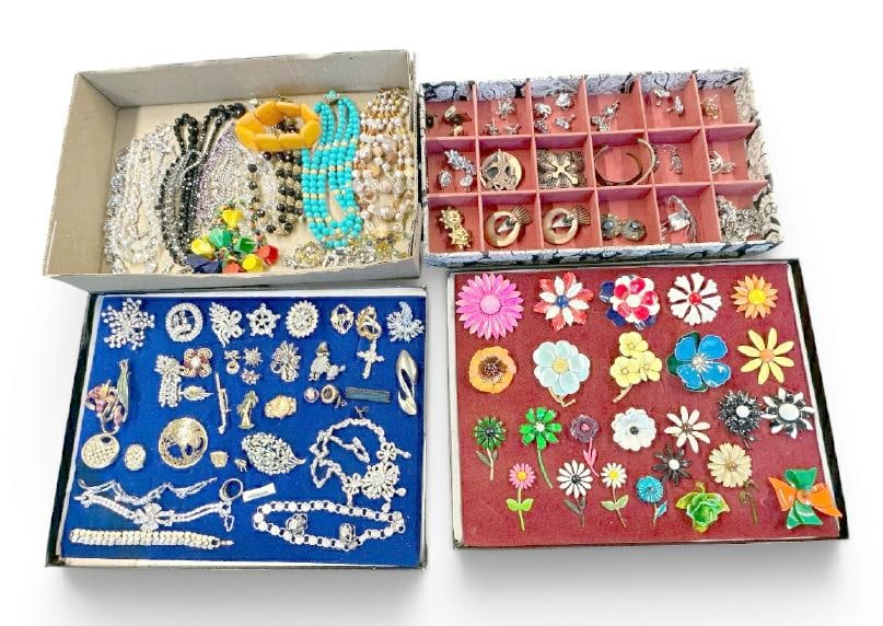 (4) trays of vintage costume jewelry from local Hudson Valley home, good lot for a dealer to sort (1 of 5)