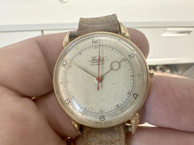 18K Swiss Men's wristwatch ( HATIS INCABLOCK ), missing stem, not running, just as we found it?..the: 18K Swiss Men's wristwatch ( HATIS INCABLOCK ), missing stem, not running, just as we found it?..the back cover weighs 3.4 penyweights?.