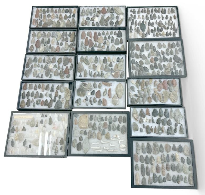 Large estate lot of Indian arrowheads and stones, from Hudson Valley estate collection. Just as we (1 of 7)