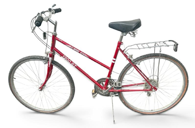 OPEN ROAD girl's 12 speed bicycle, little use, needs air in tires, from local estate. (1 of 1)