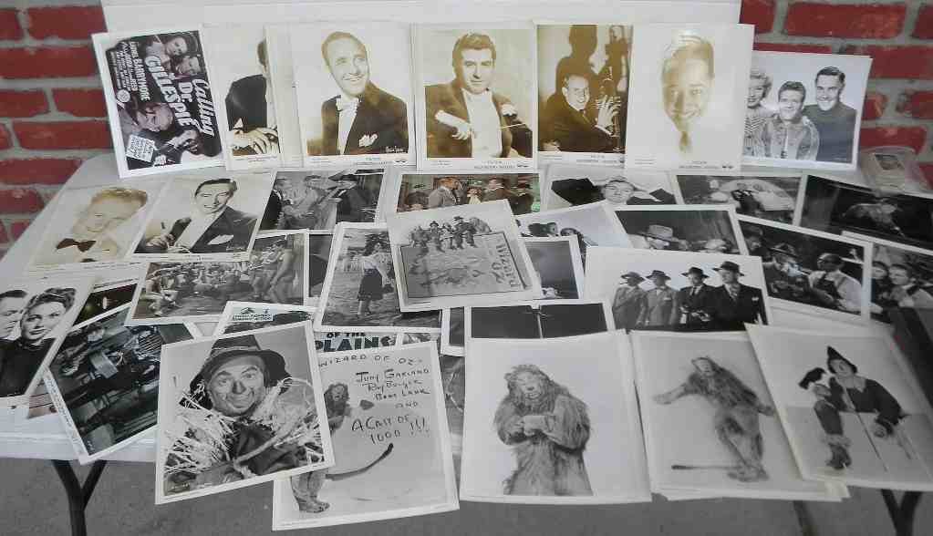 Lot of Early Press Photos, Cards & Photoplay Books: Lot of early press photos including movies with Donna Reed, Olivia DeHavilland, Rex Harrison, Maureen O'Hara, Joan Crawford, Lionel Barrymore, The Wizard of Oz, and Alice In Wonderland and others; Rec