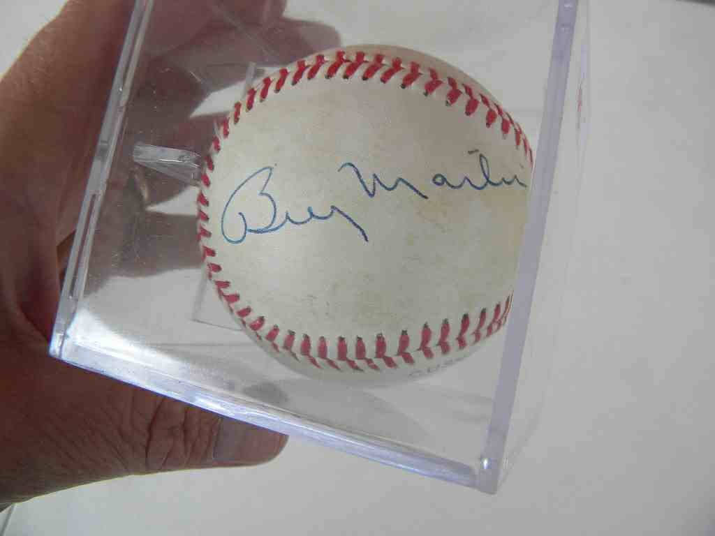 Billy Martin & Wayne Gretzky Signed Baseball: Billy Martin & Wayne Gretzky signed baseball, in case, good condition, as pictured