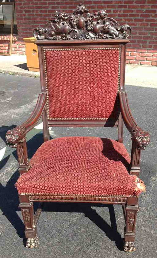 MAHOGANY ARMCHAIR W/LION HEAD ARMS AND FULL CARVED LION - MAHOGANY ARMCHAIR W/LION HEAD ARMS AND FULL CARVED LION