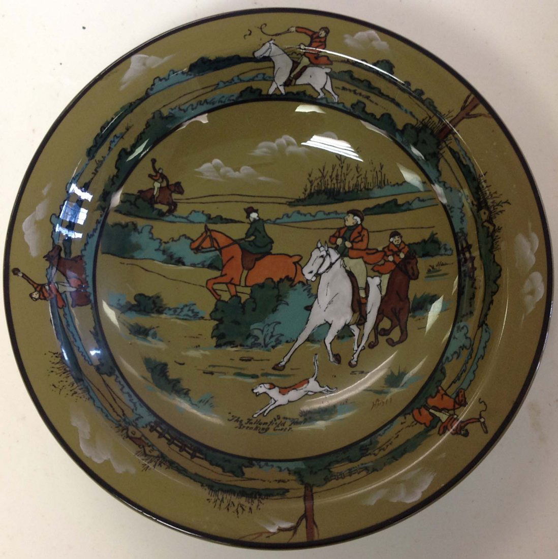 Buffalo Pottery Deldare Ware "Breaking Cover" Bowl: Buffalo Pottery Deldare Ware "Breaking Cover" Bowl 9"dia