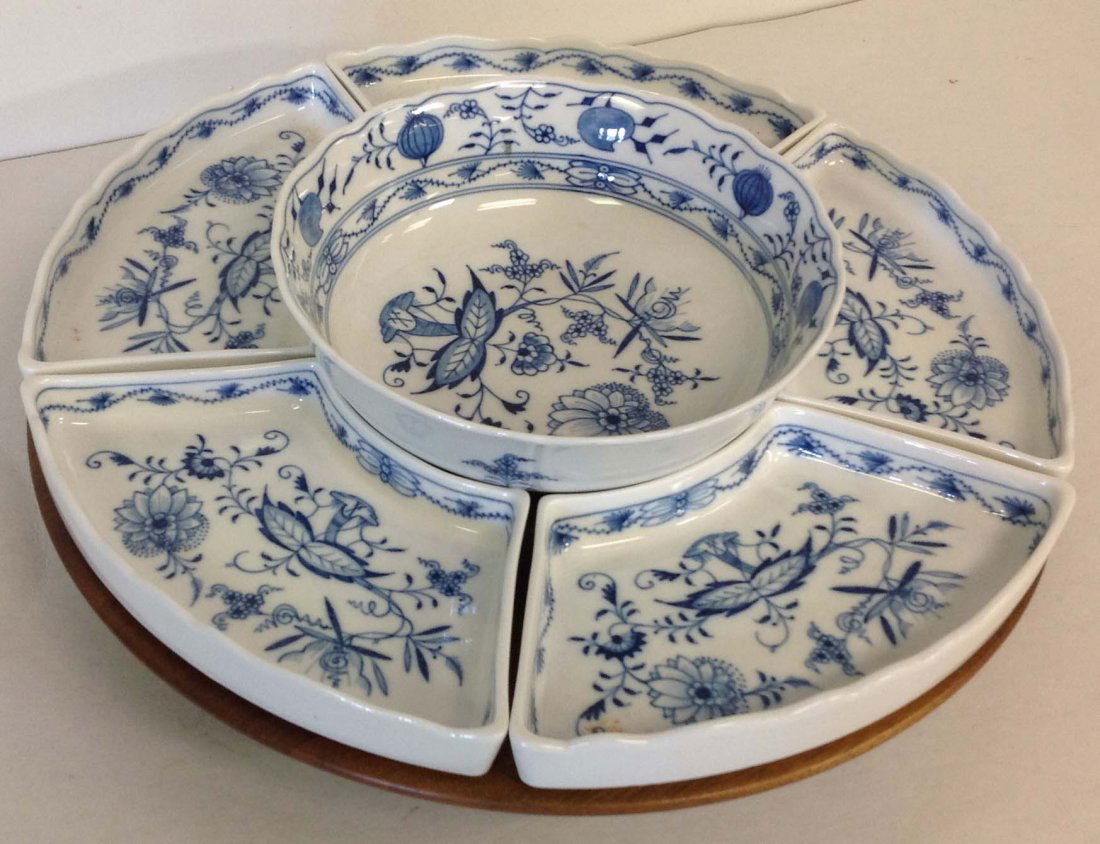 7 pc Meissen Blue Onion pattern Vegetable serving piece: 7 pc Meissen Blue Onion pattern Vegetable serving piece w/wooden lazy susan, crossed sword mark, measures 6" high X 17" in diameter, as pictured