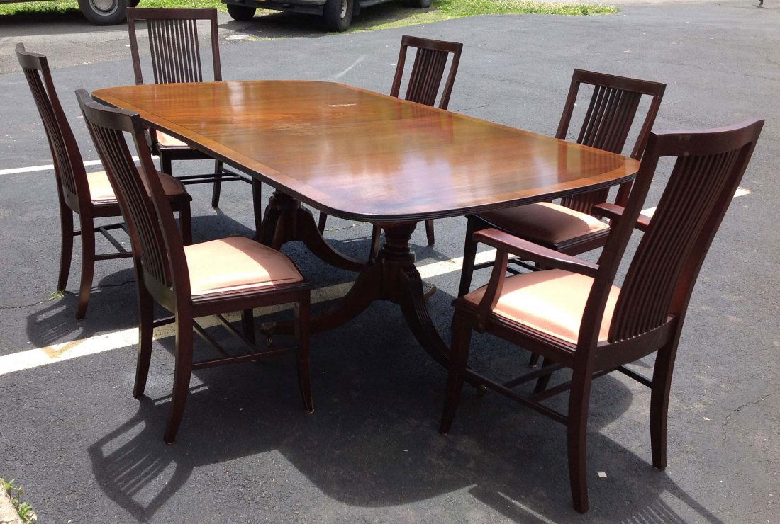 9 Piece Mahogany Diningroom set with leaves and inlay,: 9 Piece Mahogany Diningroom set with leaves and inlay, top has some wear to finish, nice carved Duncan Phyfe base, has table pads