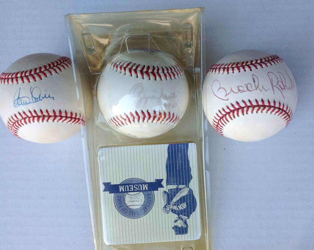 BROOKS ROBINSON, OZZIE SMITH, & CLEM LABINE: BROOKS ROBINSON, OZZIE SMITH, & CLEM LABINE SIGNED BASEBALLS. FROM THE WALTER RICH ESTATE COLLECTION.