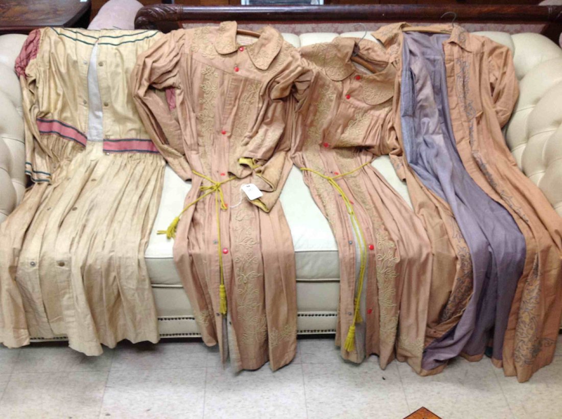 4 ODD FELLOW ROBES, 3 N.G.SUPP. LIGHT RED, 1 EGYPTIAN: 4 ODD FELLOW ROBES, 3 N.G.SUPP. LIGHT RED, 1 EGYPTIAN WITH EMBROIDERY, GOOD CONDIITON OVER ALL, FROM CLOSED SOUTHERN NEW YORK LODGE