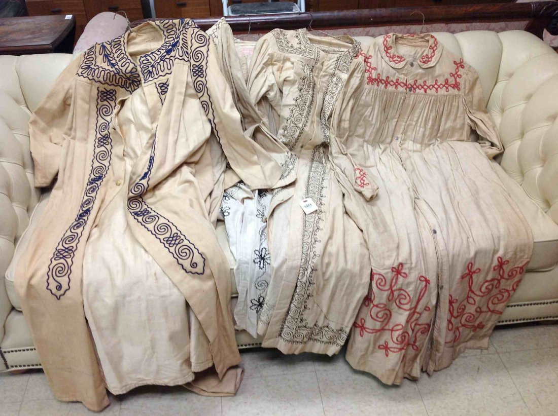 6 ODD FELLOW ROBES, SCENE SUPT., 2 BEIGE W/BLUE, 1: 6 ODD FELLOW ROBES, SCENE SUPT., 2 BEIGE W/BLUE, 1 BEIGE W/RED, 3 BEIGE W/BLACK, 1 HAS STAIN, FROM CLOSED SOUTHERN NEW YORK LODGE
