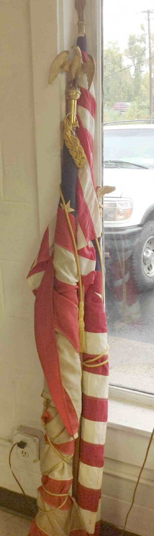 LOT OF 3 AMERICAN FLAGS ON POLES, AS PICTURED: LOT OF 3 AMERICAN FLAGS ON POLES, AS PICTURED