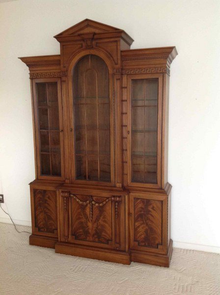 CONTEMPORARY MAHOGANY LIGHTED BREAKFRONT, IN EXCELLENT: CONTEMPORARY MAHOGANY LIGHTED BREAKFRONT, IN EXCELLENT CONDITION, MEASURES 88" HIGH X 54" ACROSS X 16" DEEP, AS PICTURED