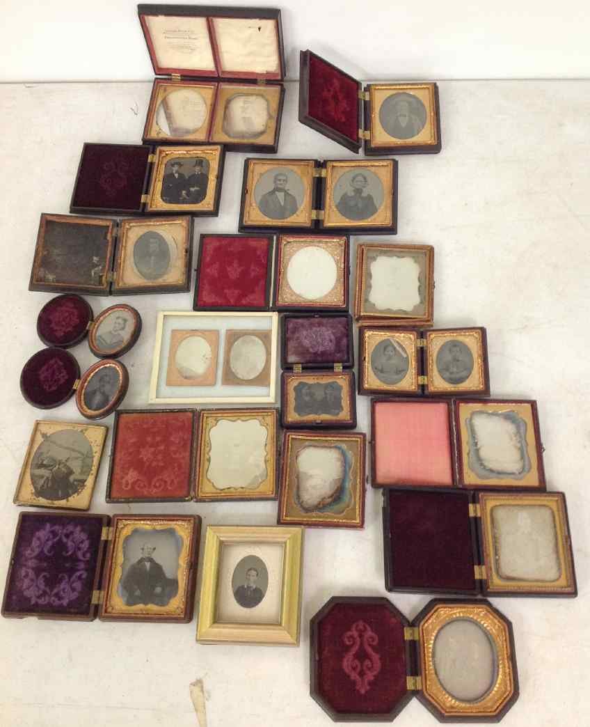 21 DAGUERREOTYPES, AMBROTYPES, UNION CASES INCLUDING A (1 of 8)
