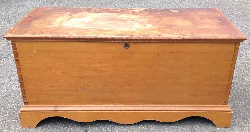 EARLY PINE BANAKET BOX W/TILL INSIDE, WEAR TO THE TOP, (1 of 3)