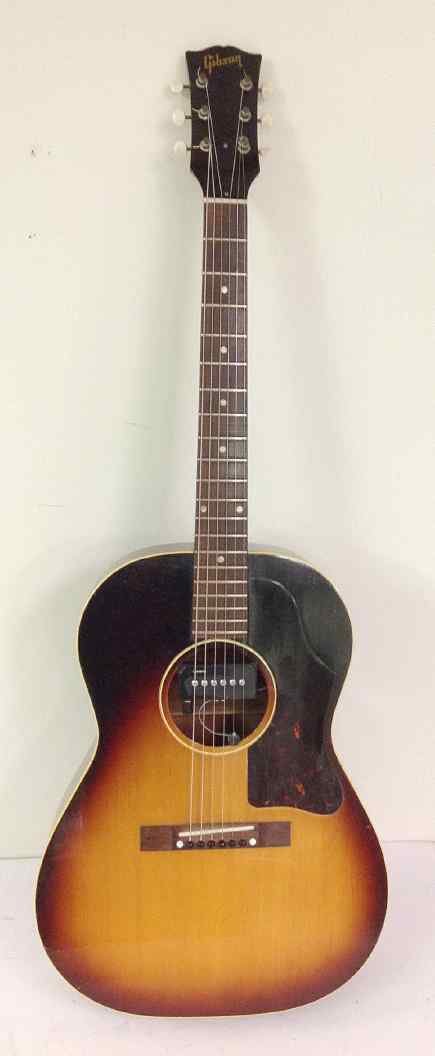 GIBSON LG1 ACOUSTIC GUITAR WITH PICKUP, IN SOFT CASE. (1 of 7)