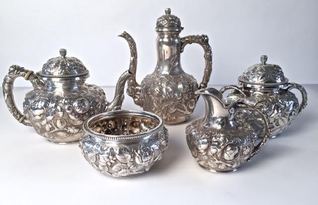 GORHAM STERLING 101.73 OUNCES FANCY FLORAL REPOUSSE TEA (1 of 8)