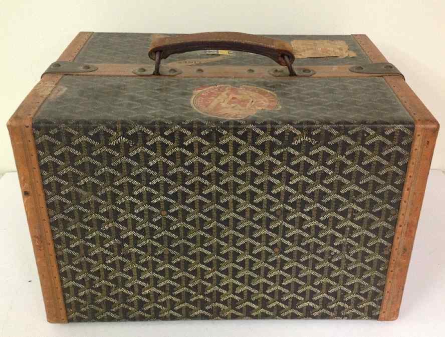 ELEANOR ROOSEVELT'S HAT BOX, PURCHASED BY HYDE PARK (1 of 6)