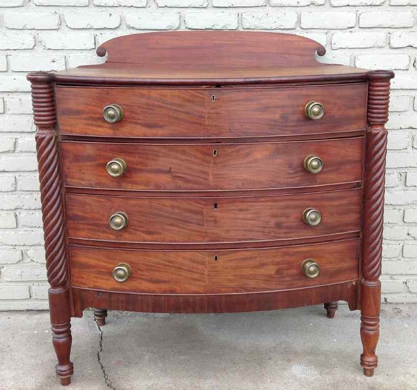 SHERATON MAHOGANY 4 DRAWER BOW FRONT DRESSER WITH (1 of 2)