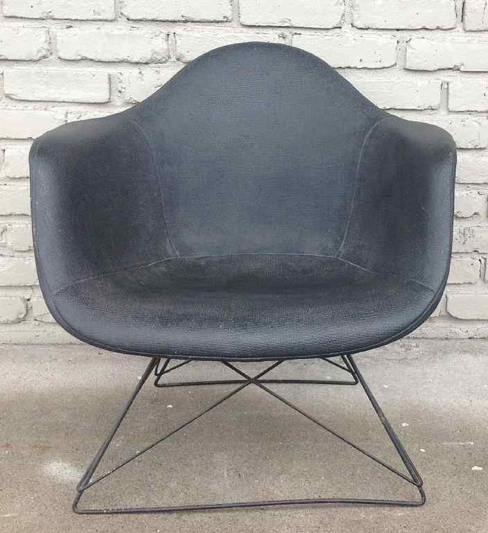 EAMES DESIGN ARMCHAIR WITH BLACK BASE, MEASURES 24 1/4" (1 of 4)