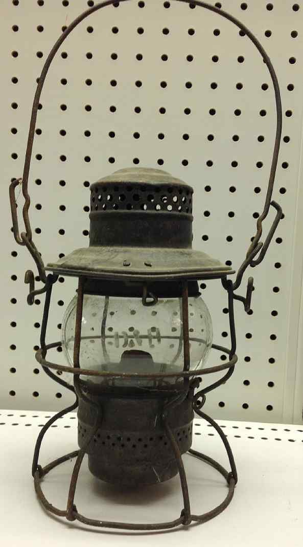 D & H RR LANTERN WITH D & H ON GLOBE AS PICTURED. (1 of 2)