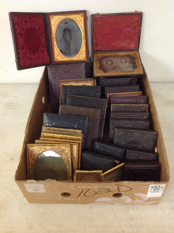 LOT OF 34 DAGUERREOTYPES & AMBROTYPES, INCLUDING 11 (1 of 3)