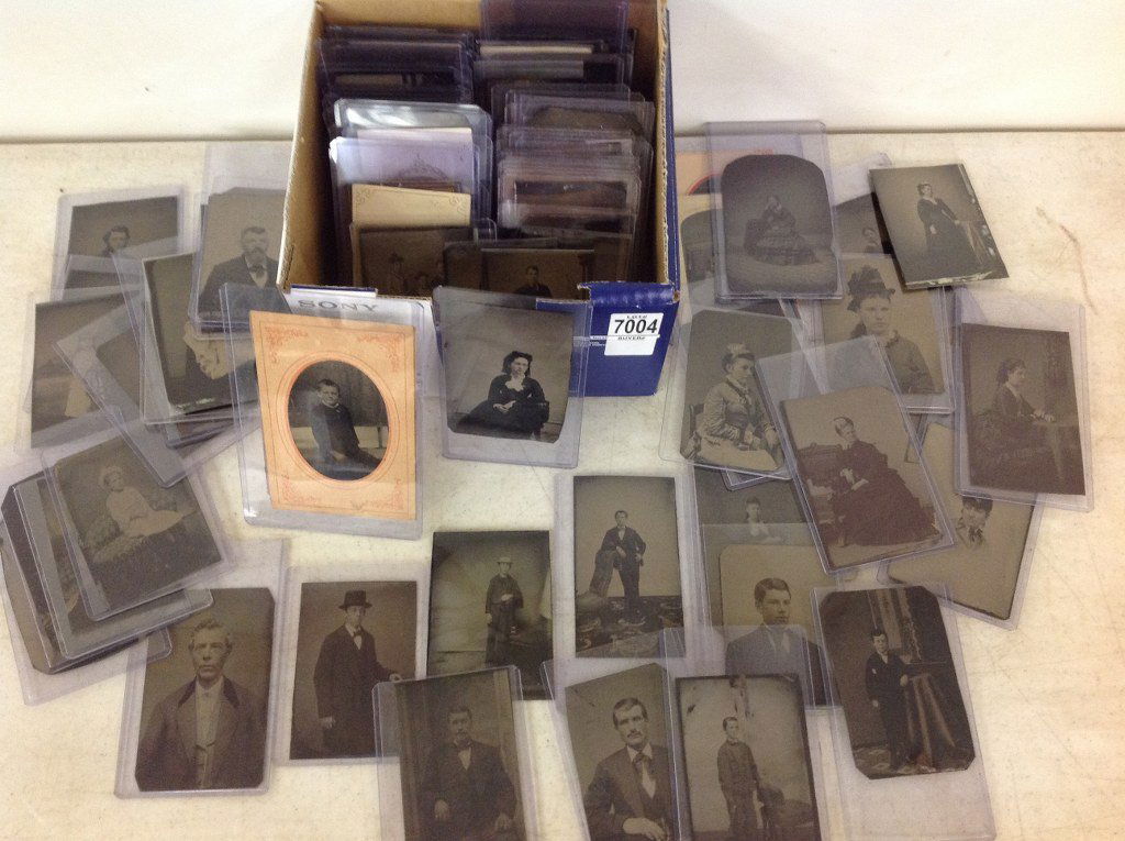 LOT OF 160 TINTYPES, INCLUDING MEN, WOMEN, BABIES, (1 of 2)