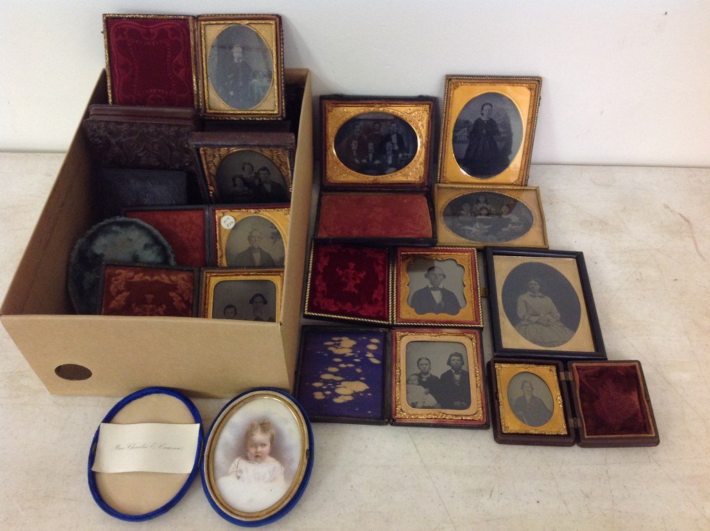LOT OF 23 IMAGES, AMBROTYPES, 9 UNION CASES AND 2 (1 of 3)