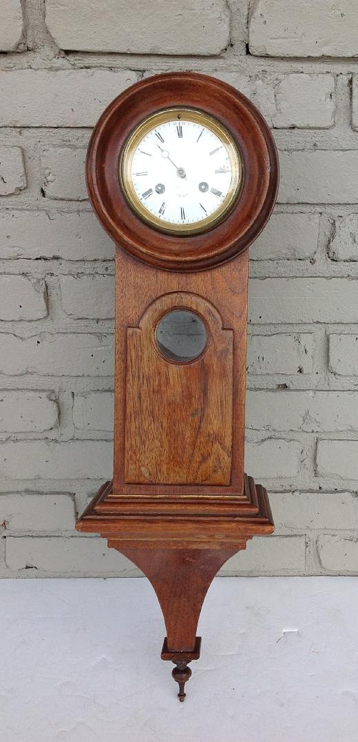 TIFFANY & CO. CLOCK MOVEMENT IN WALNUT WALL CLOCK, NOT (1 of 5)