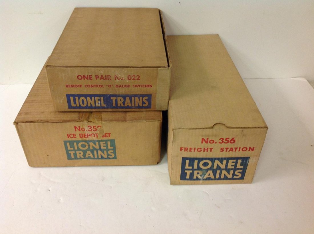(3) LIONEL TRAIN ACCESSORIES IN BOXES, OVERALL NICE (1 of 4)