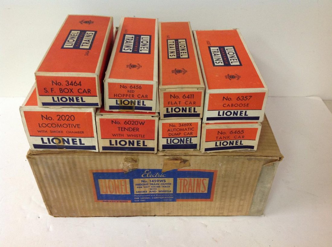 (8) PC. LIONEL 50'S TRAIN SET IN ORIGINAL BOXES, AND (1 of 5)