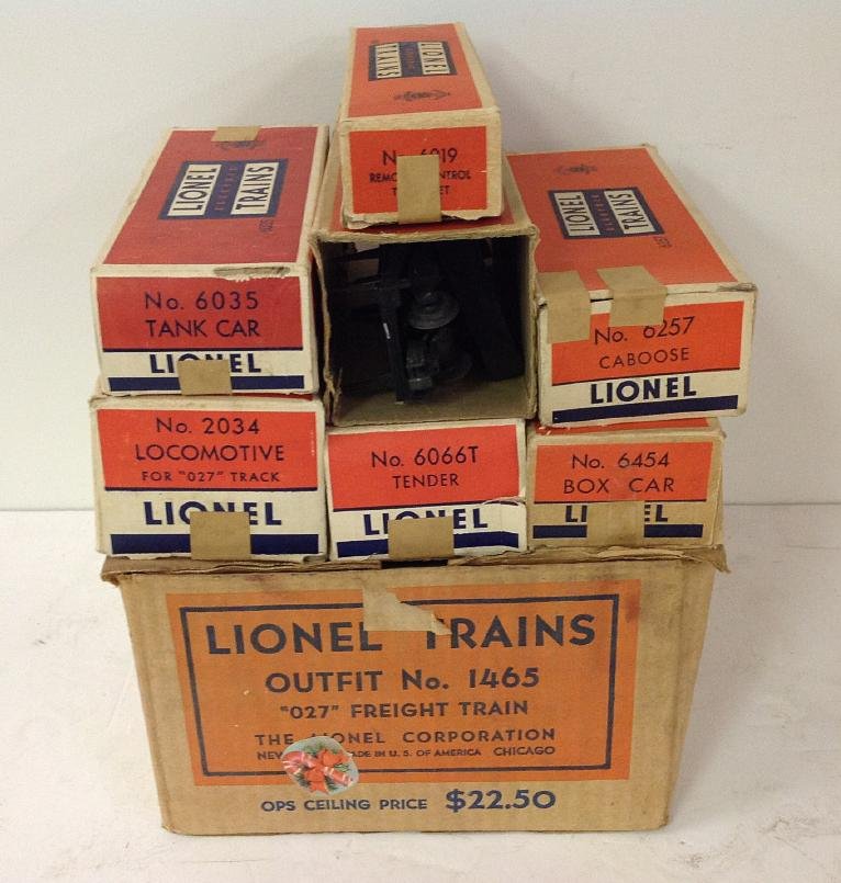 LIONEL O GAUGE TRAIN SET IN BOXES INCLUDES 2034 (1 of 2)