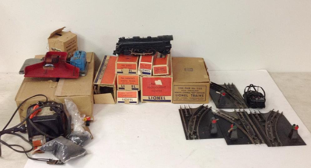LIONEL TRAIN SET AND ACCESSSORIES TO INCLUDE 2026 (1 of 4)