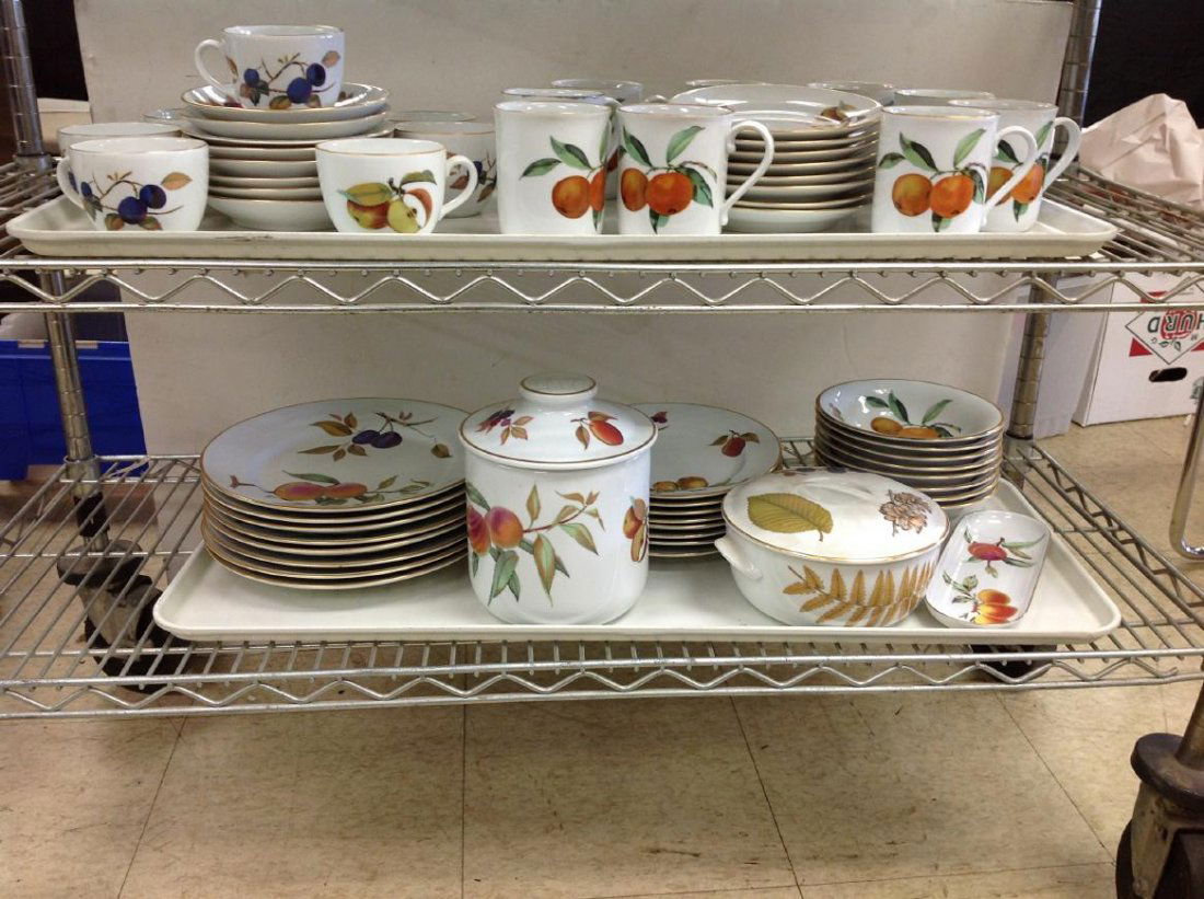 ROYAL WORCESTER SET OF DISHES, IN NICE OVERALL (1 of 3)